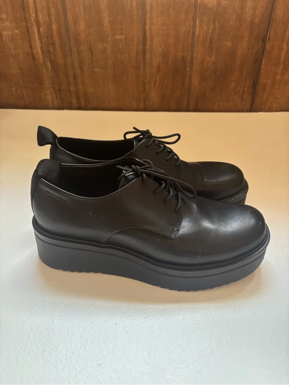 Vagabond shoemakers tara